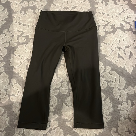 Lululemon align leggings size 8 cropped length inseam 18’ - Picture 4 of 4